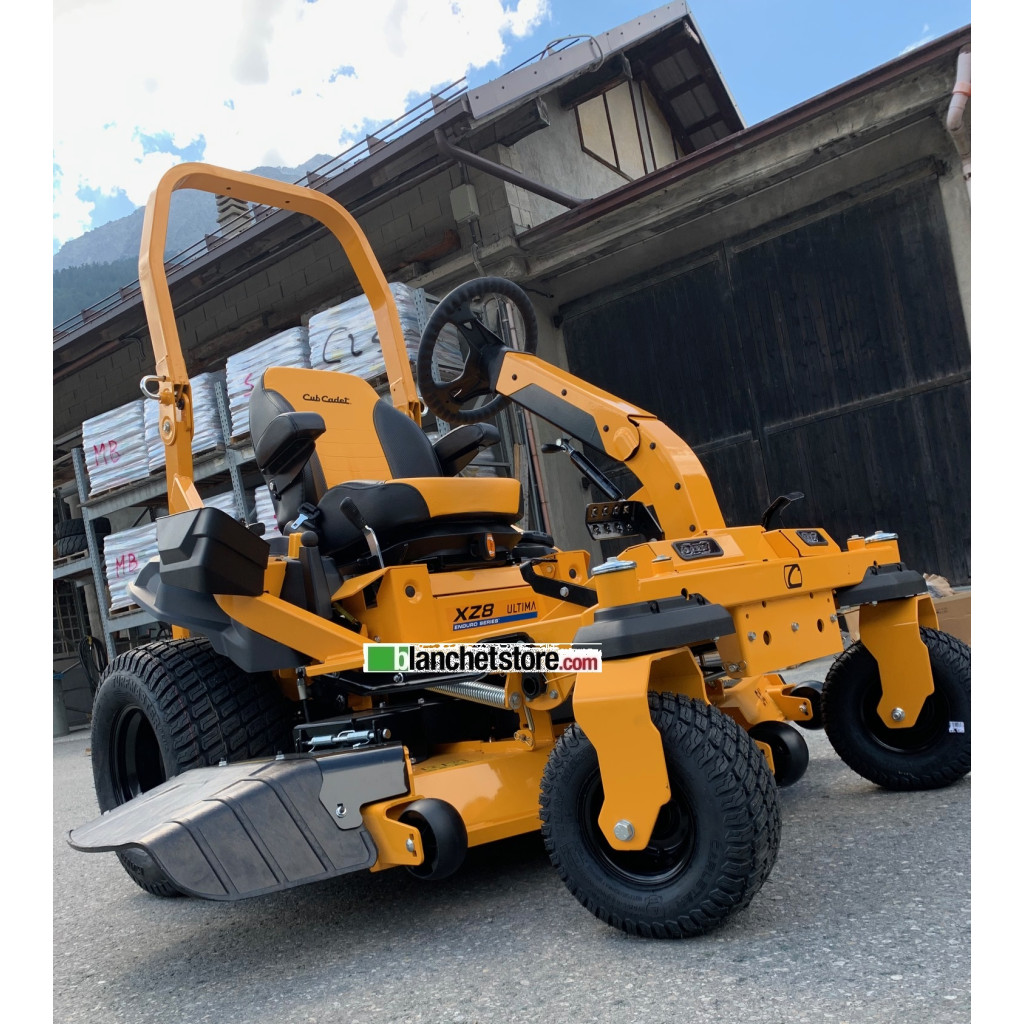 Trattorino raggio zero Cub Cadet XZ8 S137i Taglio 137cm 13.8kW